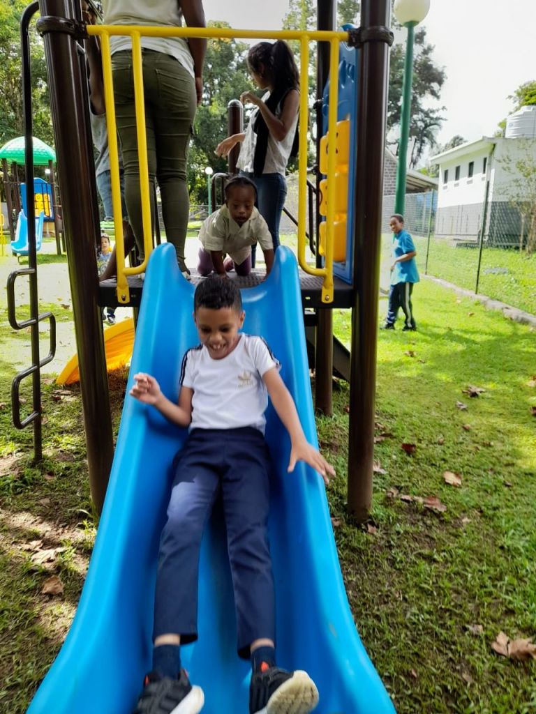 Photo élèves qui jouent